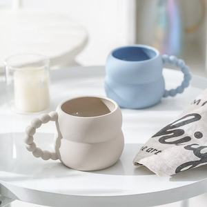 <span class=keywords><strong>M</strong></span> personalizado azul Simple escandinavo grasa Taza de cerámica con mango de burbuja creativa para el hogar taza de agua Oficina tazas de café - Product Image 1