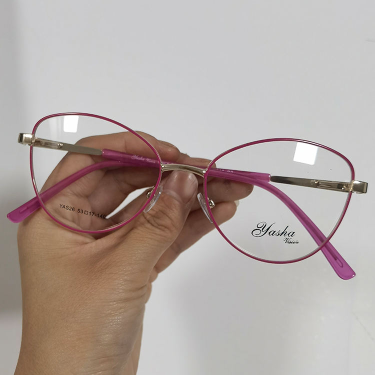 Montatura ottica in metallo a forma di occhio di gatto per donne