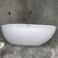 Baignoire autoportante en acrylique au design moderne de luxe de forme ovale avec égouttoir Utilisation intérieure/extérieure Trempage pour les hôtels européens