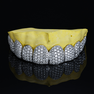 <span class=keywords><strong>Grillz</strong></span> Personalizzati Inferiori 10 in Argento S925 con Diamanti Sintetici Taglio Permanente in Oro Massiccio 10k 14k 18k con Finitura Ghiacciata e Incastonatura a Nido d'Ape - Product Image 1