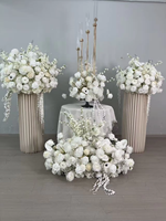 Künstliche Seidenblumen für Hochzeiten: Maiglöckchen und Rosen als Bodenstehende Blumenarrangements, Hochzeitsdekoration und Foto-Hintergründe