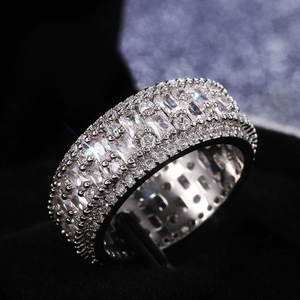 Anello Vintage Rettangolare Irregolare Unisex con Design Scintillante Intarsiato, Gioiello di Moda per Uso Quotidiano - Product Image 1