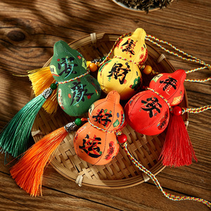 Pendentif gourde porte-bonheur avec calligraphie de bénédiction pour le Festival des Bateaux-Dragons, accessoire personnel avec pompon, pour la santé, la paix et la prospérité - Product Image 3