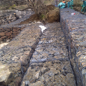 Usta Tasarım Altıgen Dar <span class=keywords><strong>Gabion</strong></span> Kutuları 1m*1.5m*2m Düşük Karbonlu Galvanizli Demir Tel Örgü Özelleştirilebilir 2.0-4.0mm Kaynaklı %100 - Product Image 5