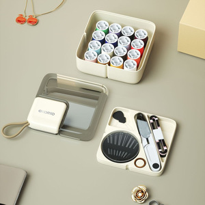 Kit de couture portable Ekomio avec aiguilles et fils pour une utilisation en dortoir - Product Image 4