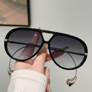 Occhiali <span class=keywords><strong>da</strong></span> sole <span class=keywords><strong>da</strong></span> donna alla moda di marca Designer occhiali decorativi per viaggi all'aperto vacanze occhiali <span class=keywords><strong>da</strong></span> <span class=keywords><strong>vista</strong></span> oversize per la <span class=keywords><strong>protezione</strong></span> <span class=keywords><strong>UV</strong></span> - Product Image 3