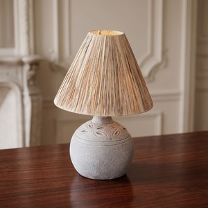Lampe de table en céramique, avec un abat-jour en rotin et un support E27, pour une éclairage charmante de chambre ou de table. - Product Image 3