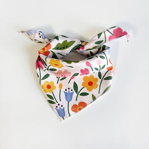 Модные индивидуализированные весенние банданы с цветочным принтом для собак, симпатичные цветные банданы разных размеров для домашних животных на заказ - Product Image 1