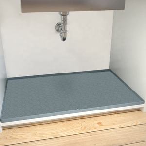 Tapis sous évier imperméable et écologique 34x22 pouces en silicone, protection pour armoire de cuisine et salle de bain, bac anti-gouttes gris, emballage carton - Product Image 1
