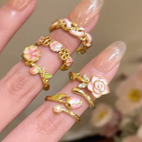 Bague ouverte élégante et glamour en or, motif tulipe, perle nacrée, bijou floral féminin et scintillant, cadeau de mode