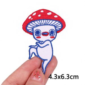 Patch brodé personnalisé de haute qualité en forme de fleur de diamant, dessin animé TV, champignon, thermocollant pour vêtements - Product Image 5