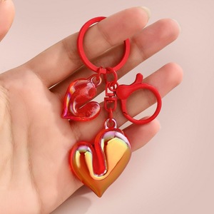 Nuovo Portachiavi Colorato in Acrilico a Doppio Cuore, Ciondolo Olografico Mini Carino per Zaino e Borsa, Regalo Dolce per Ragazze e Donne - Product Image 2
