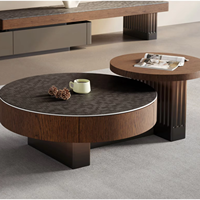 Table basse de salon médiévale, design moderne écologique, plateau en pierre microcristalline, intégration haut-bas, chêne rouge