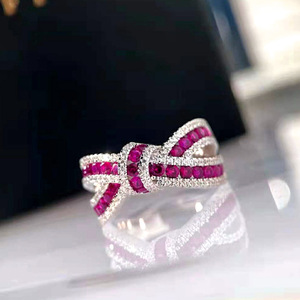 Anello con Design a Fiocco, Fascia Incrociata Irregolare per Donne - Product Image 4