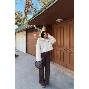 เสื้อโค้ทขนสัตว์เทียมสำหรับผู้หญิง รุ่นครีม ฟาอุสต้า - Product Image 1