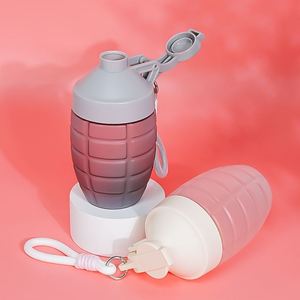 Botella de Agua Premium Ligera, Duradera, Libre de BPA, con Mango Ergonómico y Bola Mezcladora, Ideal para el Gimnasio - Product Image 5