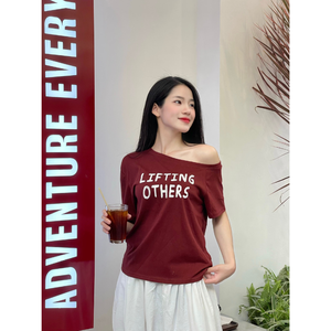 เสื้อยืดผู้หญิงแขนยาวทรงเข้ารูป สีแดงพลัม ผ้าฝ้าย 100% เป็นมิตรกับสิ่งแวดล้อม ระบายอากาศได้ดี สไตล์เกาหลี ทันสมัย - Product Image 4