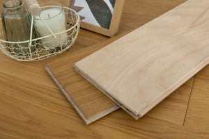 Suelo Sintético Moderno Color Gris Claro que Imita la Apariencia de <span class=keywords><strong>Madera</strong></span> Real a Bajo Costo - Product Image 5