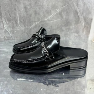 Mules de Cuero Charol Negro con Cadena para Hombre, Sin Talón, Estilo Casual y de Moda, Novedad 2026 - Product Image 1