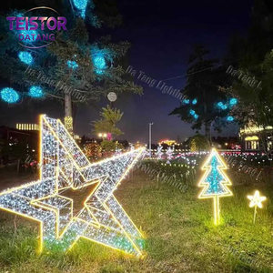 Étoiles lumineuses de Noël multi-tailles pour créer des niveaux de hauteur sur les arbres, les places, les rues et les zones de décoration festive - Product Image 2