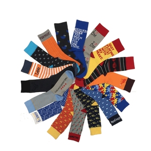 FY-N1136 Hommes Crew Design personnalisé Chaussettes en coton Logo personnalisé Chaussettes Crew <span class=keywords><strong>Lot</strong></span> <span class=keywords><strong>de</strong></span> stock - Product Image 5