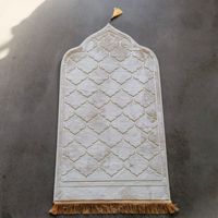 Tapis de prière confortable en flanelle douce, tapis de prière islamique gaufré, tapis de prière en mousse à mémoire de forme, vente en gros
