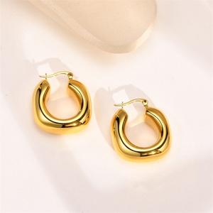 Boucles d'oreilles épaisses en fil d'acier inoxydable plaqué or 18 carats avec zircon, étanches, pour femme, idéales pour un mariage - Product Image 3