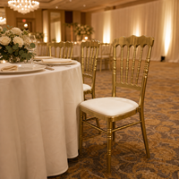 Chaise Chiavari dorée en métal pour mariage et banquet, avec coussin rembourré blanc, chaise de salle à manger pour hôtel, fête, traiteur, événement
