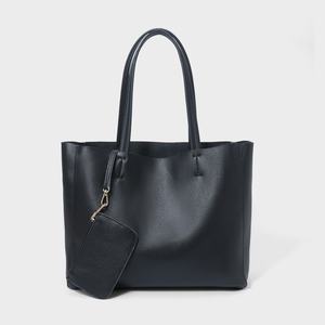 Sac fourre-tout élégant en cuir véritable pour femme, style professionnel et tendance, avec une seule bandoulière, de haute qualité et personnalisable - Product Image 3