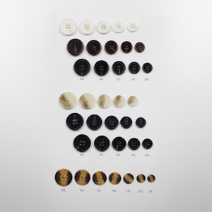 Perline in Plastica ABS con Bottone a Pressione, Design a Quattro Fori, Nere e Bianche, Ecologiche, Effetto Madreperla di Alta Qualità - Product Image 4