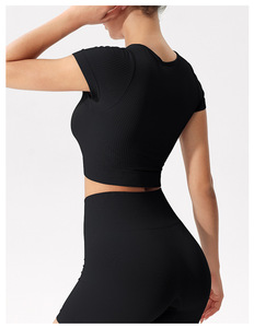 Haut de sport intégré à manches courtes pour fitness, course et yoga, anti-plis, anti-transpiration, avec coussinet de poitrine et bonnets fixes intégrés - Product Image 6