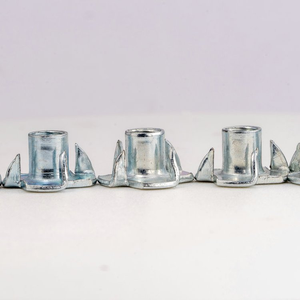 M3 M4 M6 M8 M10 mạ kẽm đồ nội thất Pre nhúng bốn Claw <span class=keywords><strong>Nut</strong></span> 304 thép không gỉ bảng gỗ dát <span class=keywords><strong>Nut</strong></span> TEE hạt với pronge - Product Image 1