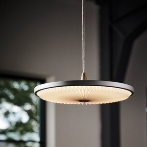 โคมไฟระย้าทรงยูเอฟโอ สไตล์นอร์ดิก ดีไซน์สร้างสรรค์แบบเดนมาร์ก เหมาะสำหรับโชว์รูม ร้านกาแฟ ร้านอาหาร ห้องนอน ห้องทำงาน ใช้ไฟบ้าน ขนาดกลาง - Product Image 2