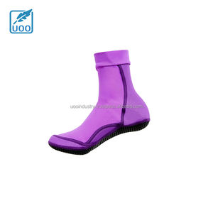 UOO Bottes et chaussettes aquatiques antidérapantes en néoprène personnalisées de 1,5 à 3 mm d'épaisseur pour le surf, la plongée et les sports nautiques - Product Image 3
