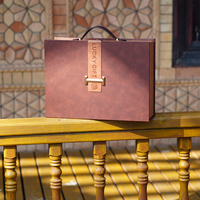 Boîte cadeau en cuir personnalisée avec poignée, élégante, haut de gamme, avec estampage à chaud et gaufrage, très vendue