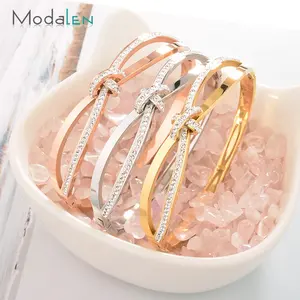 Modalen Vrouwen Gepersonaliseerde Gold Strass Knoop Armband Custom Rvs Manchet Bangle