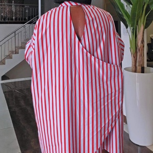 เสื้อแขนยาวลายทางแนวตั้งไซส์ใหญ่สำหรับผู้หญิง เซ็กซี่โชว์หลัง พร้อมกางเกงขาสั้น ชุดแฟชั่นลำลองสไตล์แอฟริกัน 2 ชิ้น - Product Image 5