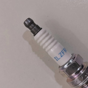 อะไหล่รถยนต์แท้ NGK หัวเทียน 4281 ILZFR5B สำหรับมิตซูบิชิ <span class=keywords><strong>GALANT</strong></span>(G.EXP/MMNA) ปี 2006-2012,OME,9657643780,MN119256 ไม่ใช่ของปลอมราคาถูก - Product Image 2