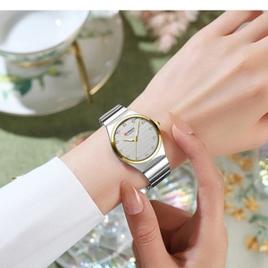 Montres à quartz pour femmes CURREN 9110, luxe minimaliste avec accents en strass et aiguilles lumineuses, élégantes en acier inoxydable - Product Image 4