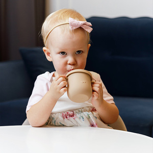 Vaso de Silicona de Grado Alimenticio Libre de BPA para Bebés con Asas, Vaso Multifuncional de Entrenamiento para Beber con Tapa - Product Image 2