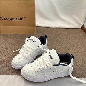 Chaussures rétro coréennes pour femmes, style 'bread shoes', tendance américaine, chaussures de skate de niche, baskets légères à semelle épaisse pour étudiantes, usage quotidien - Product Image 5