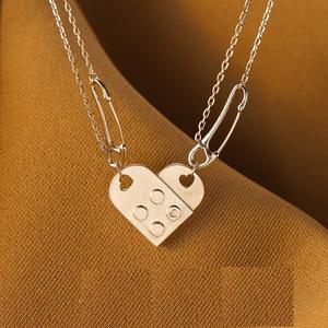 Kreative Puzzle Herz Anhänger Paar Halskette Bausteine 2-in-1 Nähen Herzförmige Anhänger Halskette Set für Liebhaber - Product Image 3