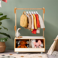 Porte-vêtements et organisateur de costumes pour enfants en forme d'arbre avec rangement pour déguisements pour chambre d'enfant, salon, salle de jeux