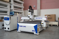 Routeur de gravure CNC avec système de positionnement CCD et couteau à découpe en V pour la découpe de matériaux multiples