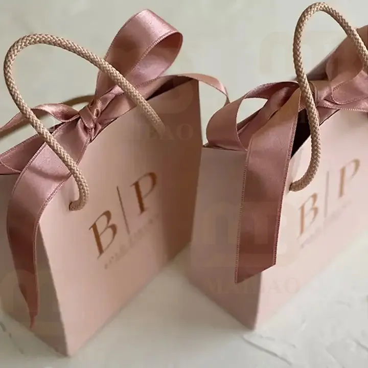 Boutique regalo di lusso stampa personalizzata con il tuo Logo manico a nastro confezione di gioielli bianchi piccoli sacchetti di carta per abbigliamento per lo Shopping