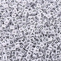100 pcs/Pack 6x6mm Plastique Acrylique Anglais Blanc Cube Lettre Perles Alphabet Perles Texte Perles