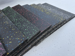 Alfombra <span class=keywords><strong>de</strong></span> <span class=keywords><strong>Goma</strong></span> Personalizada <span class=keywords><strong>para</strong></span> <span class=keywords><strong>Gimnasio</strong></span>, <span class=keywords><strong>Rollo</strong></span> <span class=keywords><strong>de</strong></span> Suelo <span class=keywords><strong>de</strong></span> <span class=keywords><strong>Goma</strong></span> EPDM <span class=keywords><strong>de</strong></span> Alta Densidad <span class=keywords><strong>para</strong></span> <span class=keywords><strong>Gimnasio</strong></span> Comercial - Product Image 2
