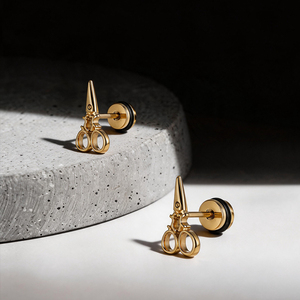 Élégantes boucles <span class=keywords><strong>d</strong></span>'oreilles clous en forme de faux ciseaux 16G 1,2 mm en acier chirurgical 316L avec fermoir à vis, pour piercing hélix et tragus - Product Image 5