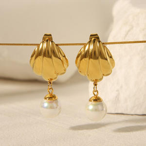 Orecchini Pendenti in Acciaio Inossidabile Placcato Oro 18K con Diamanti, Design di Alta Moda con Elementi Marini per Varie Occasioni - Product Image 2