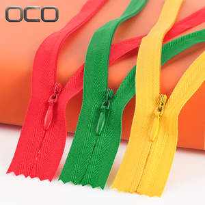 Nhà Máy Tại Chỗ 15Cm-65Cm Đa Kích Thước Dây Kéo Thanh Trượt Duy Nhất Close-End Dây Kéo Màu Đen Trắng Nylon Vô Hình Dây Kéo Cho Váy Gối Túi - Product Image 1